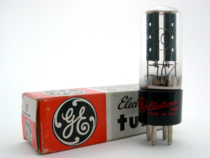 GE 80 - round black plates
